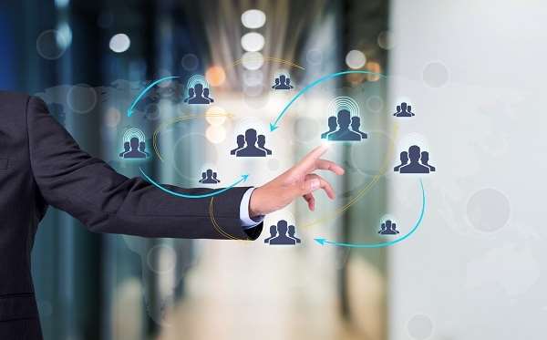 鐵打的銀行，流動(dòng)的高管：擁抱金融科技、年輕人走上C位