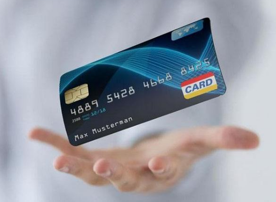 信用卡市場模擬描述